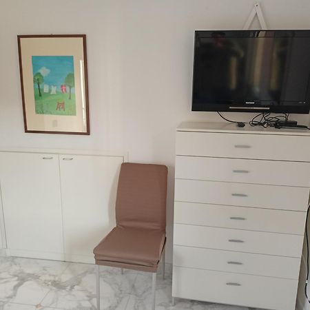 Appartamento 50 Mt Mare Con Parcheggio Riservato Рива Лигуре Екстериор снимка