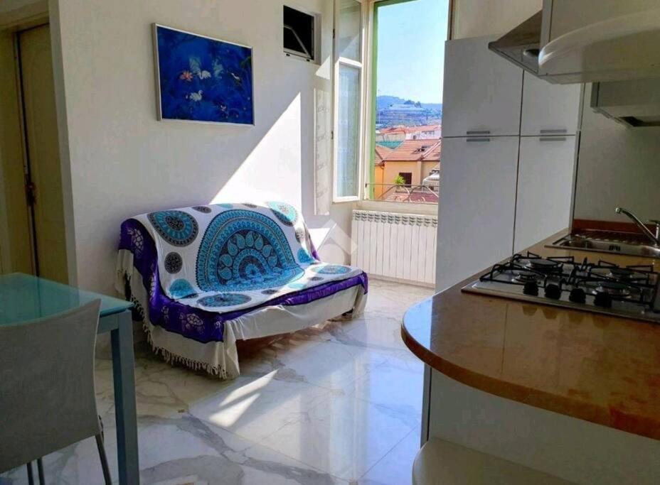 Appartamento 50 Mt Mare Con Parcheggio Riservato Рива Лигуре Екстериор снимка