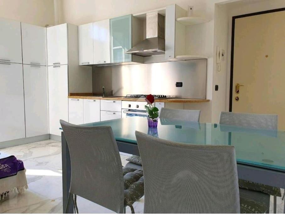 Appartamento 50 Mt Mare Con Parcheggio Riservato Рива Лигуре Екстериор снимка
